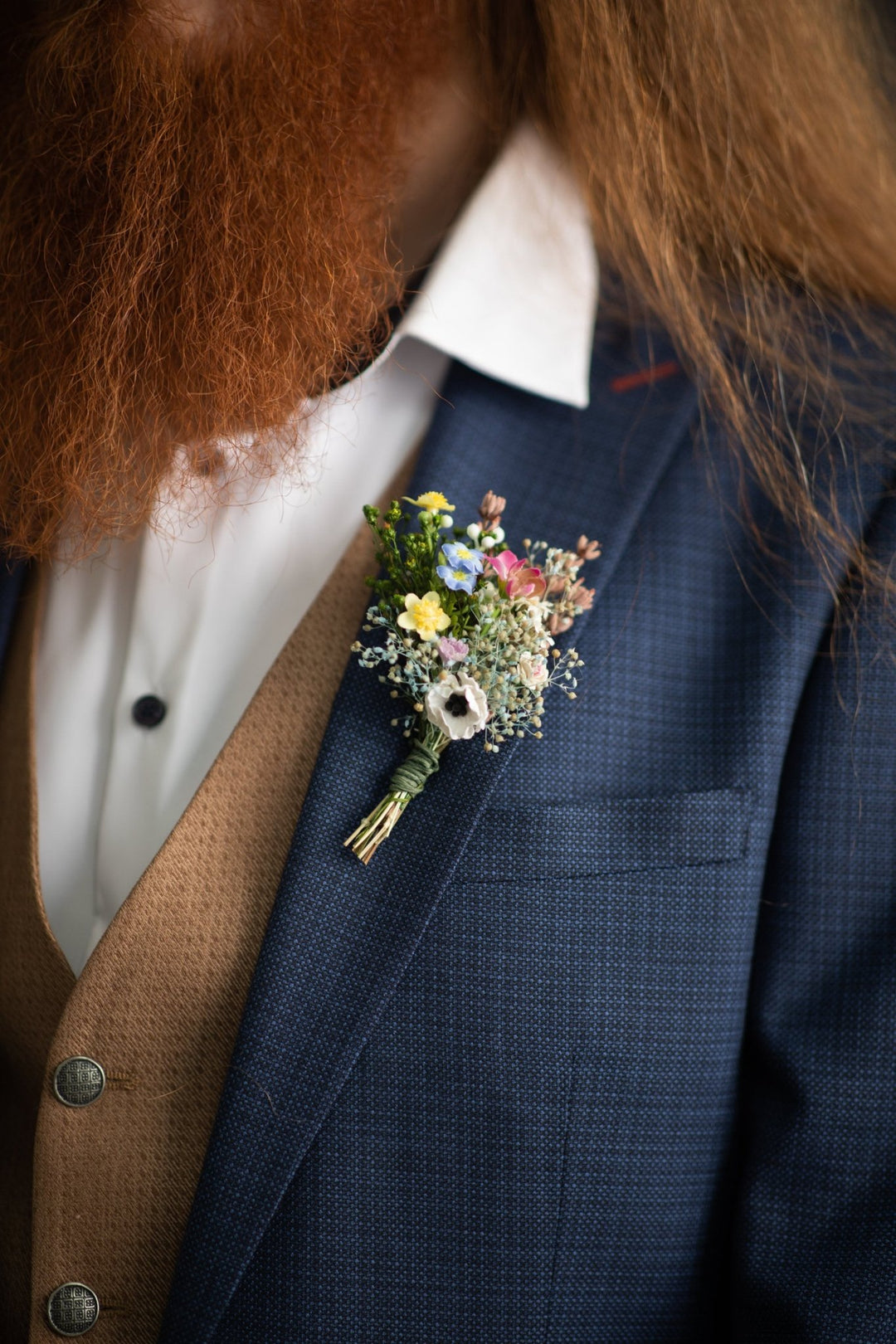 Wildflower Boutonniere: Groom and Groomsmen Wedding Corsage – handmade floral hair accessory by magaela