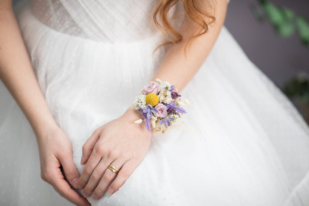 Lavender Flower Bracelet: Purple Lilac Wedding Wrist Corsage – handmade floral hair accessory by magaela
