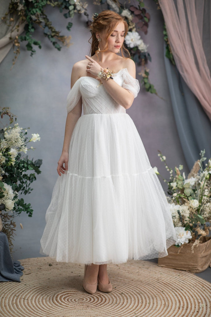 Nude flower bracelet Mocha mousse wedding Bridal flower wrist corsage Nude flower jewellery Bridesmaid gift Bracelet with ribbon Mocha – handmade floral hair accessory by magaela