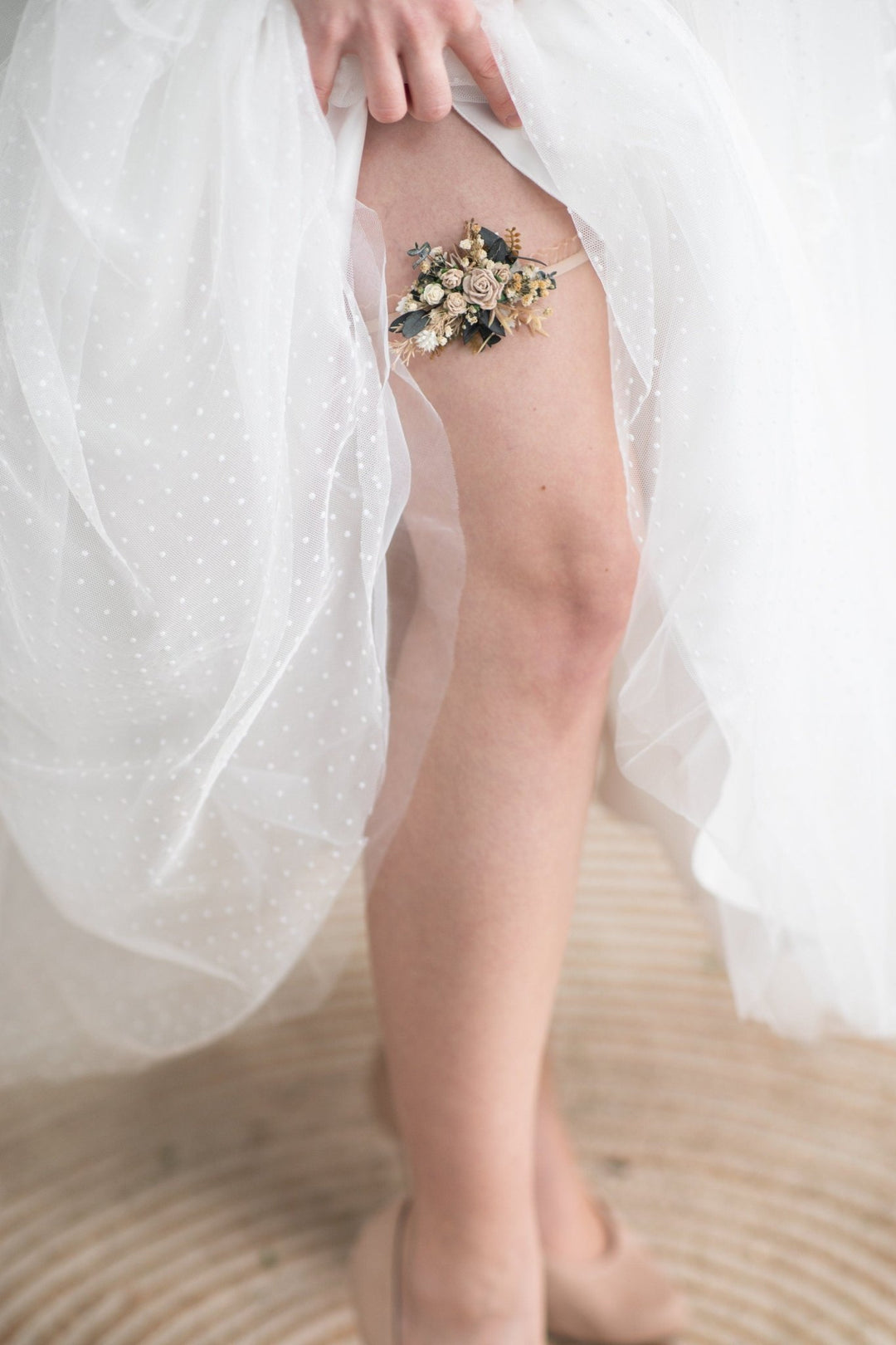 Nude flower garter with rose and eucalyptus Mocha mousse wedding Mocha bridal toss garter on elastic lace Nude accessories Rustic wedding – handmade floral hair accessory by magaela