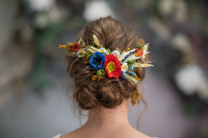 Meadow Wedding Hair Vine: Poppy, Daisy, Cornflower Bridal Comb – handmade floral hair accessory by magaela