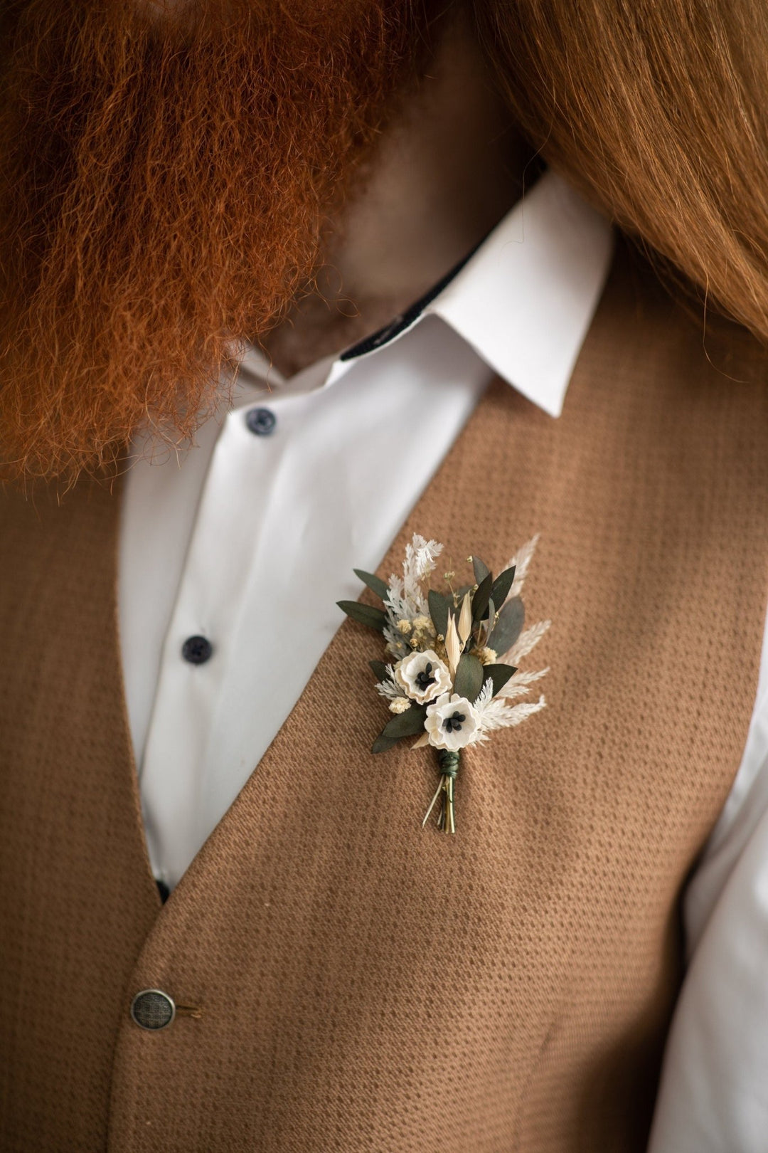 Anemone Wedding Boutonniere: Greenery Groom Corsage – handmade floral hair accessory by magaela