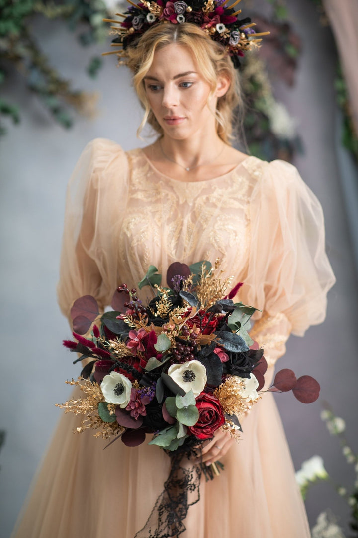 Burgundy Anemone Wedding Bouquet: Gothic Bride Bouquet with Eucalyptus & Roses – handmade floral hair accessory by magaela