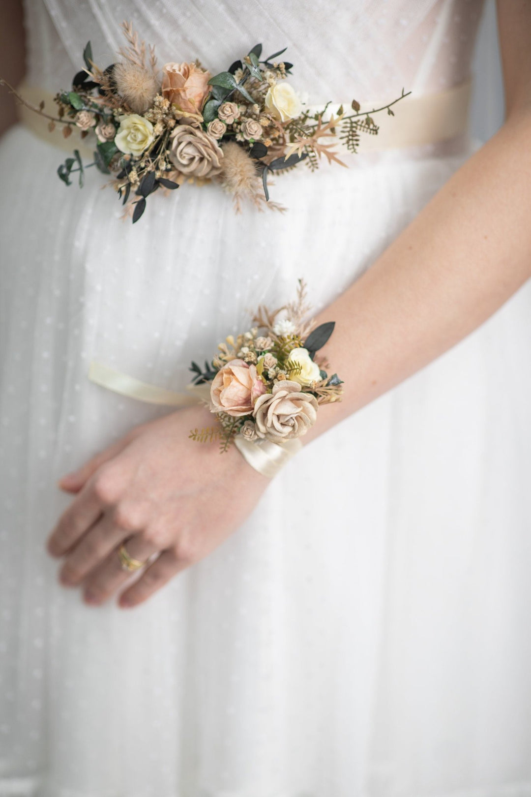 Nude flower bracelet Mocha mousse wedding Bridal flower wrist corsage Nude flower jewellery Bridesmaid gift Bracelet with ribbon Mocha – handmade floral hair accessory by magaela