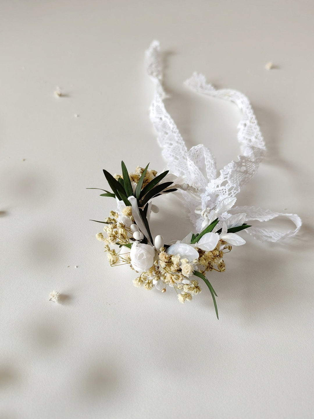 First Communion Flower Crown: White Floral Headband & Bracelet Set – handmade floral hair accessory by magaela