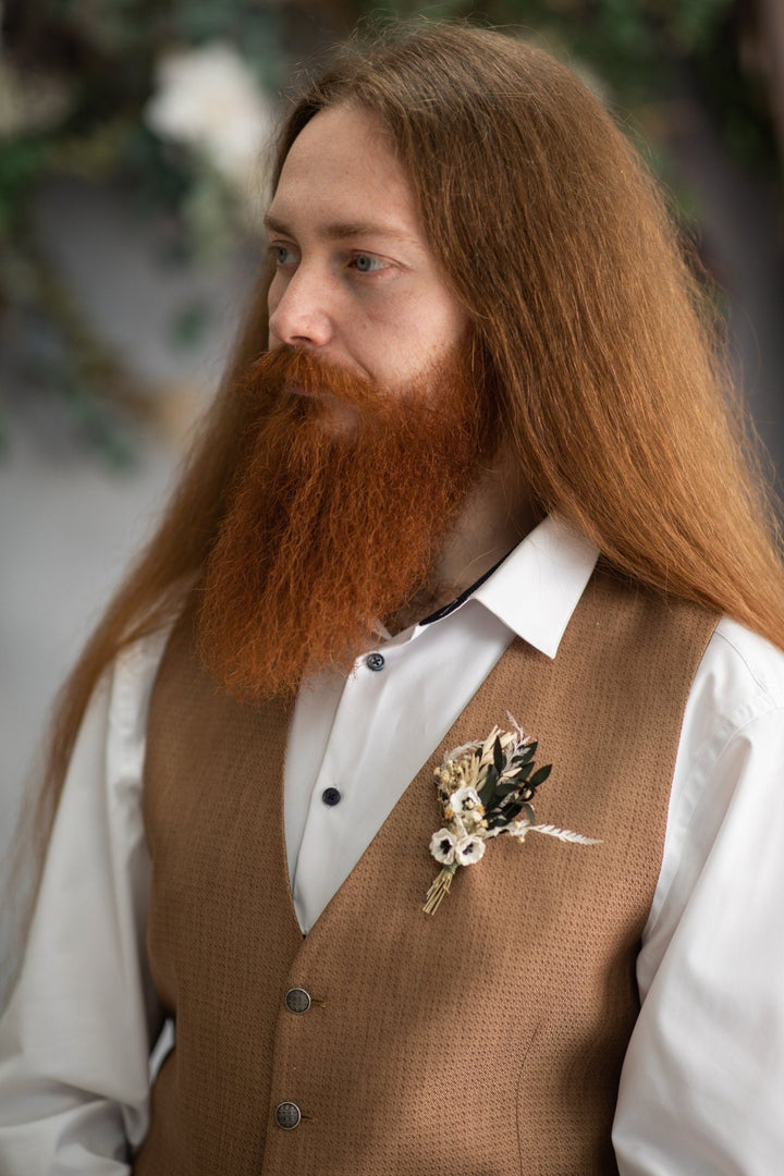 Anemone Wedding Boutonniere: Greenery Groom Corsage – handmade floral hair accessory by magaela