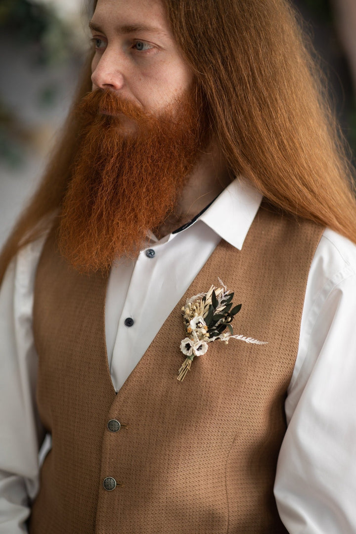 Anemone Wedding Boutonniere: Greenery Groom Corsage – handmade floral hair accessory by magaela