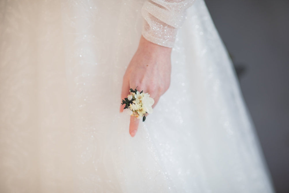 Greenery Wedding Flower Ring: Adjustable Bridal Jewelry – handmade floral hair accessory by magaela