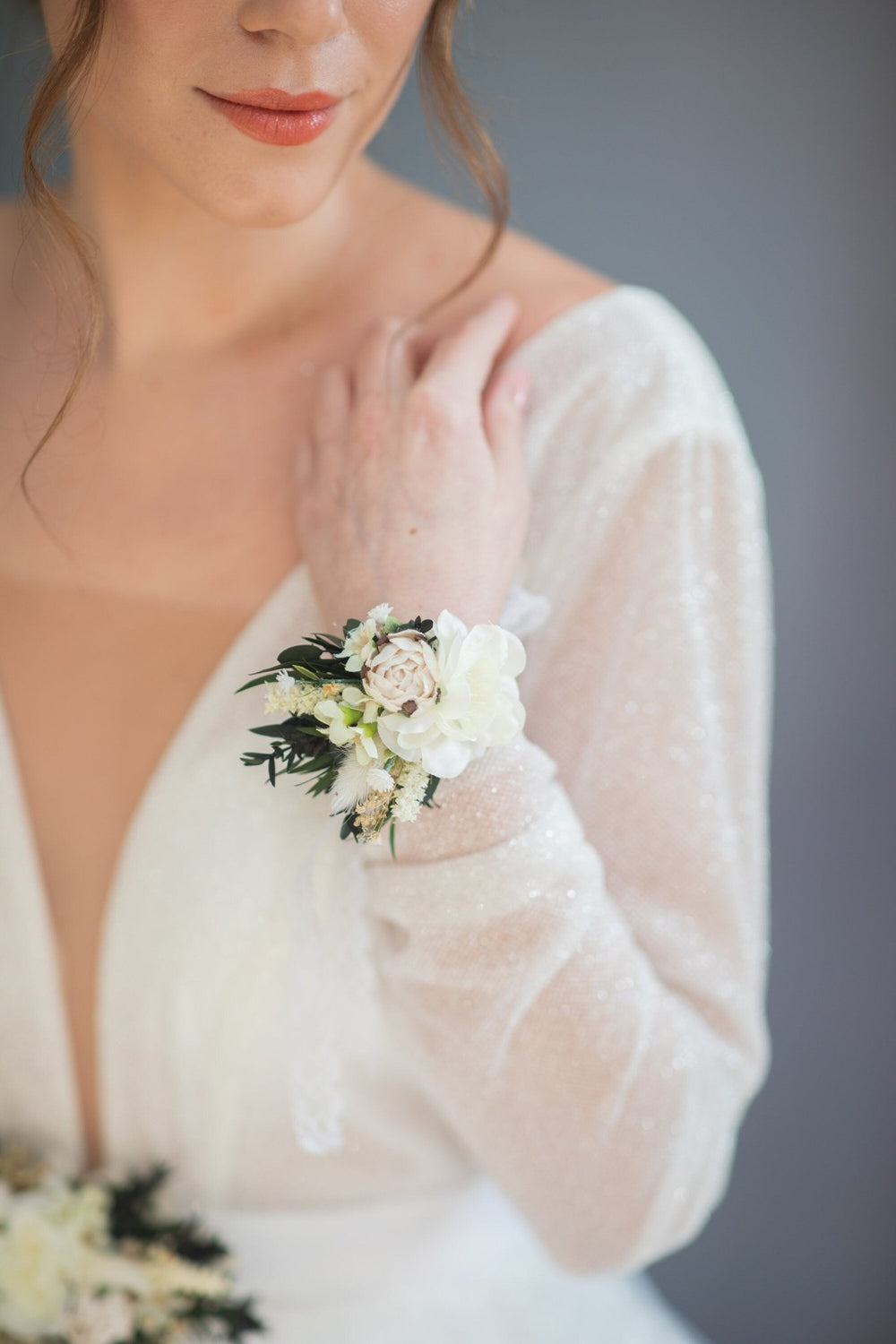 Greenery Wedding Corsage: White Flower Bridal Bracelet – handmade floral hair accessory by magaela
