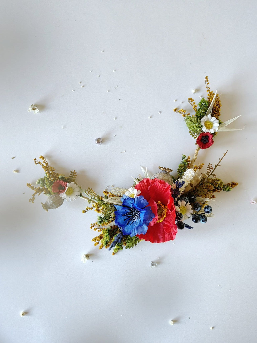 Meadow Wedding Hair Vine: Poppy, Daisy, Cornflower Bridal Comb – handmade floral hair accessory by magaela