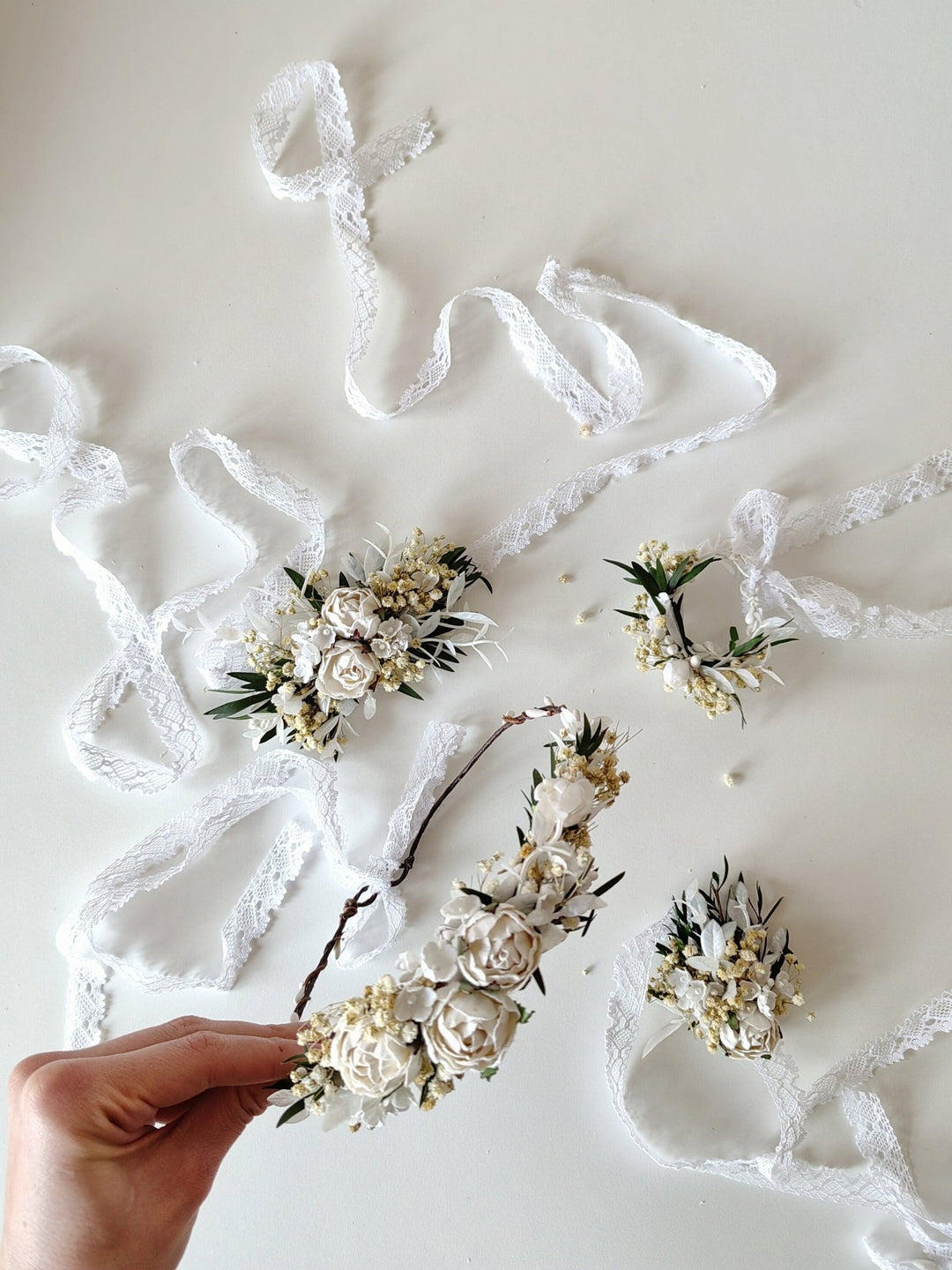 First Communion Flower Crown: White Floral Headband & Bracelet Set – handmade floral hair accessory by magaela