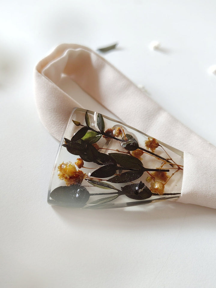 Resin Flower Bow Tie: Botanical Wedding Groom Accessory – handmade floral hair accessory by magaela