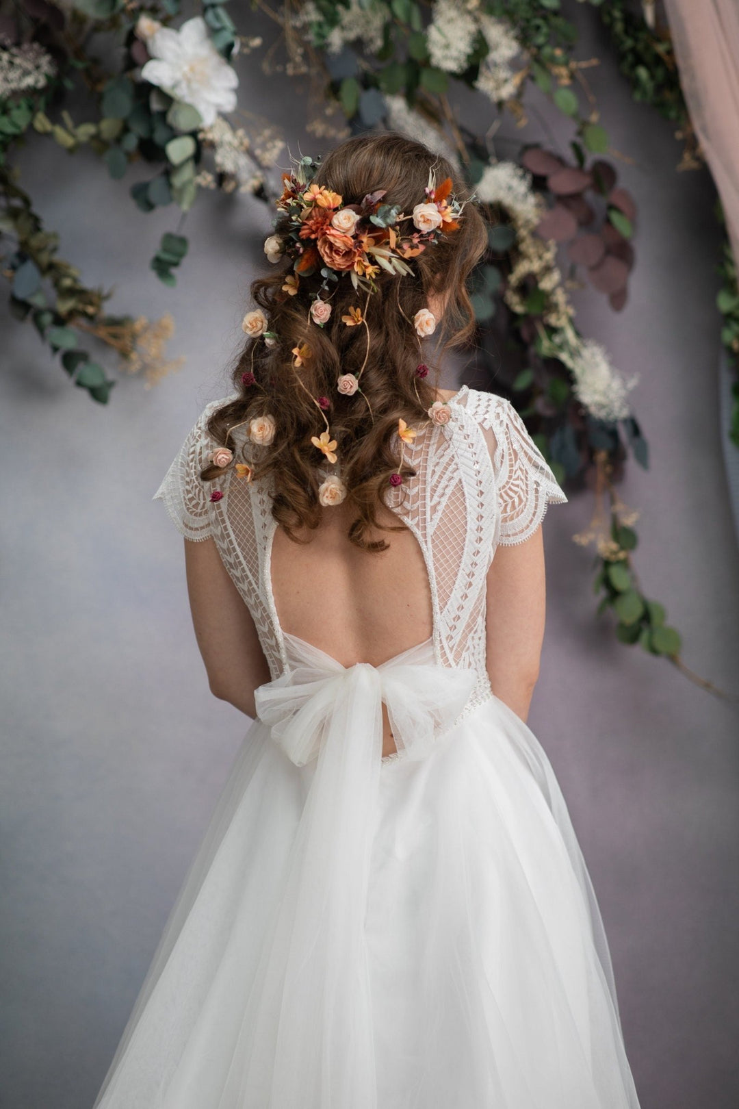 Rustic Wedding Hair Vine with Veil – Boho Bridal Hairpiece | Autumn Bridal Headpiece | Flower Vine for Outdoor Weddings – handmade floral hair accessory by magaela
