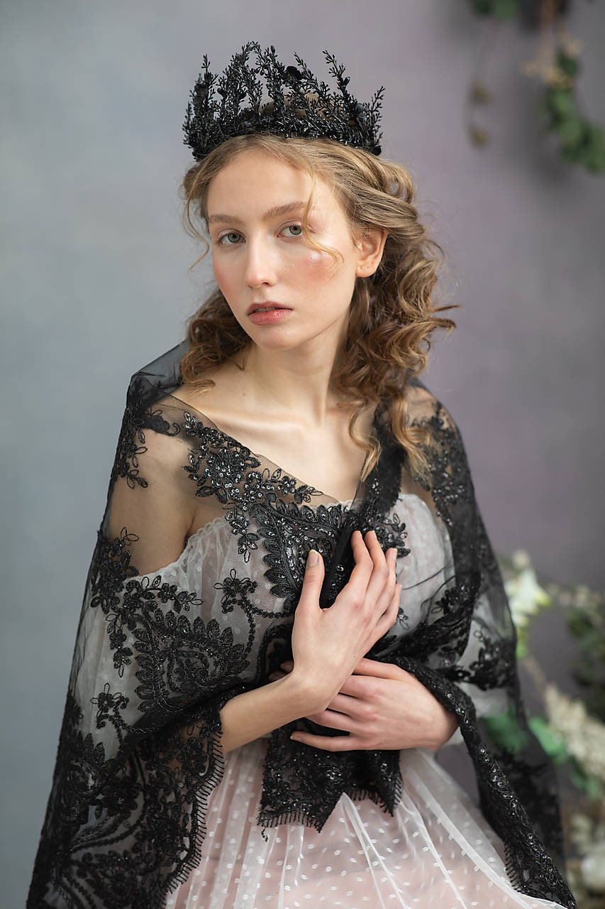 Black Flower Crown: Gothic Wedding Bridal Headpiece – handmade floral hair accessory by magaela