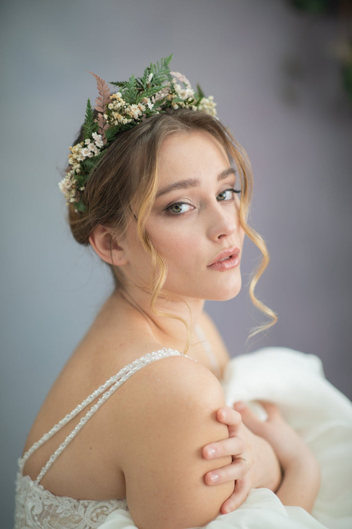 Fern Bridal Crown: Woodland Wedding Headpiece with Preserved Flowers – handmade floral hair accessory by magaela
