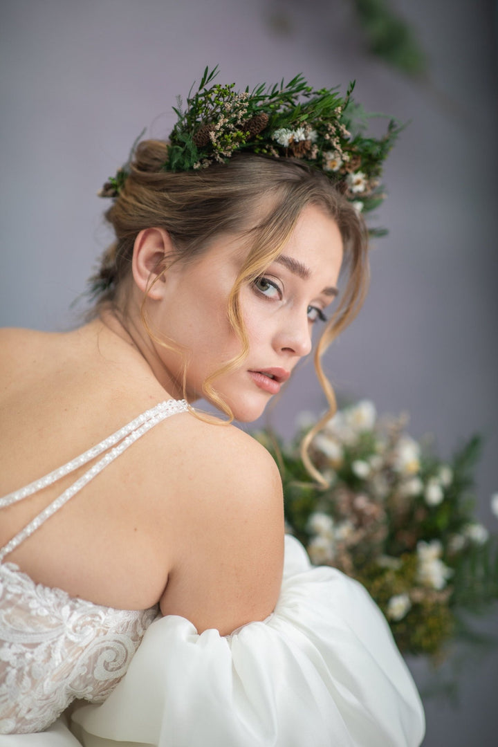 Woodland Bridal Crown: Natural Pine Cone Wedding Hairpiece – handmade floral hair accessory by magaela