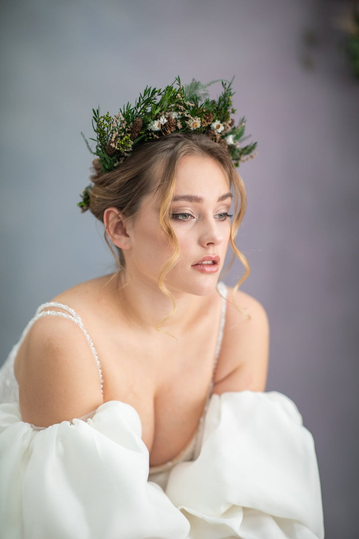 Woodland Bridal Crown: Natural Pine Cone Wedding Hairpiece – handmade floral hair accessory by magaela