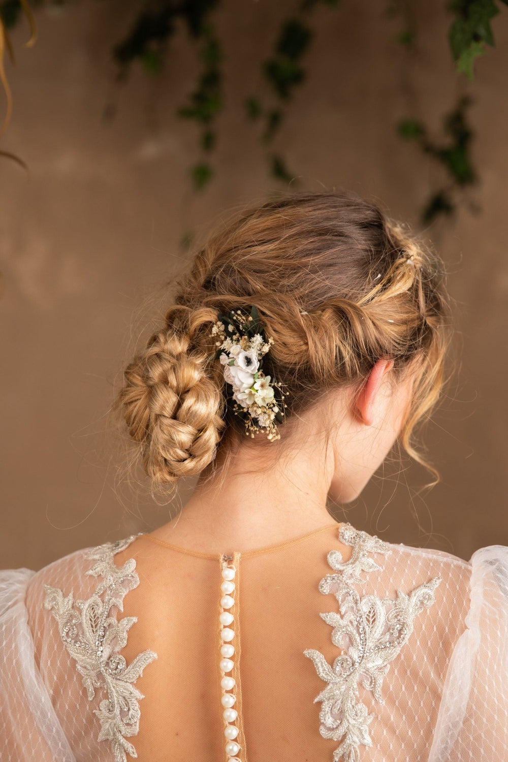 Anemone Flower Bridal Hair Comb: Romantic Wedding Hairpiece – handmade floral hair accessory by magaela