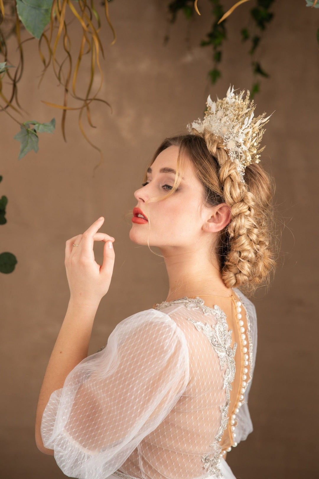 Bohemian Bridal Crown: Cream Preserved Flower Wedding Headpiece – handmade floral hair accessory by magaela