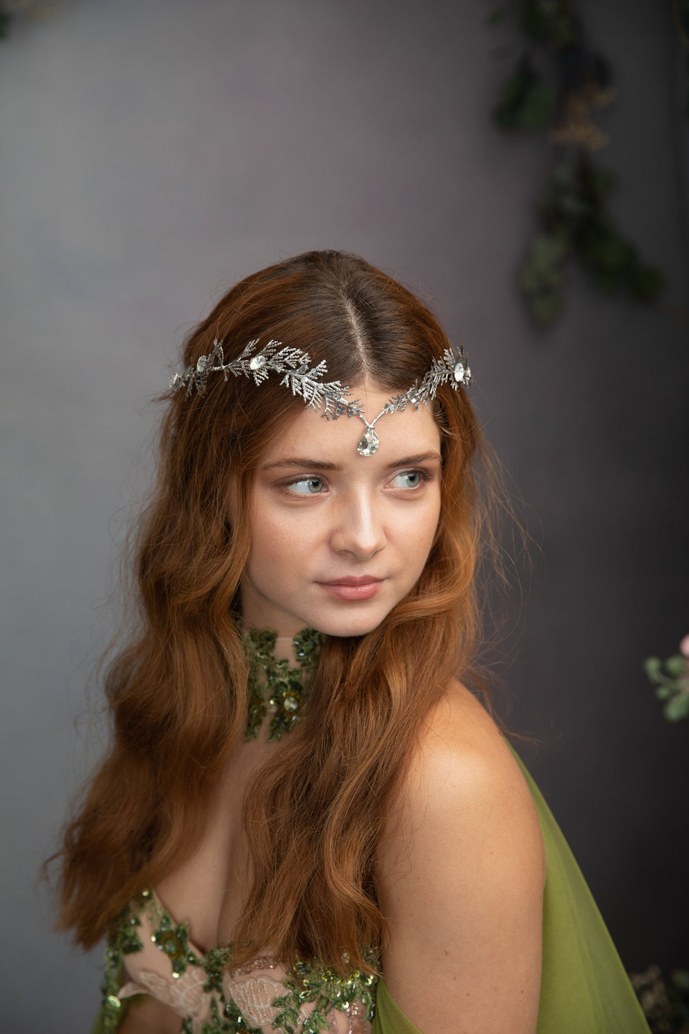 Silver Bridal Tiara: Glamour Elven Wedding Crown – handmade floral hair accessory by magaela