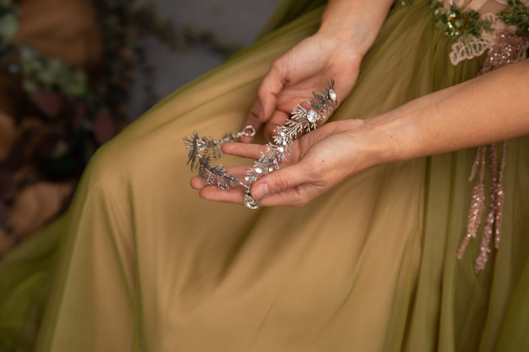 Silver Bridal Tiara: Glamour Elven Wedding Crown – handmade floral hair accessory by magaela