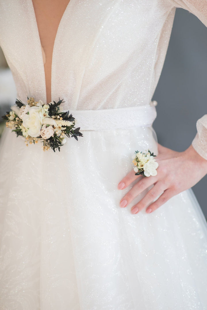 Greenery Wedding Flower Ring: Adjustable Bridal Jewelry – handmade floral hair accessory by magaela