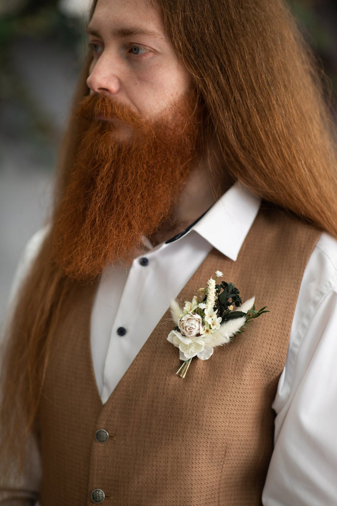Ivory Boho Boutonniere: Greenery Groom Corsage – handmade floral hair accessory by magaela