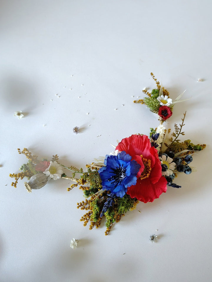 Meadow Wedding Hair Vine: Poppy, Daisy, Cornflower Bridal Comb – handmade floral hair accessory by magaela
