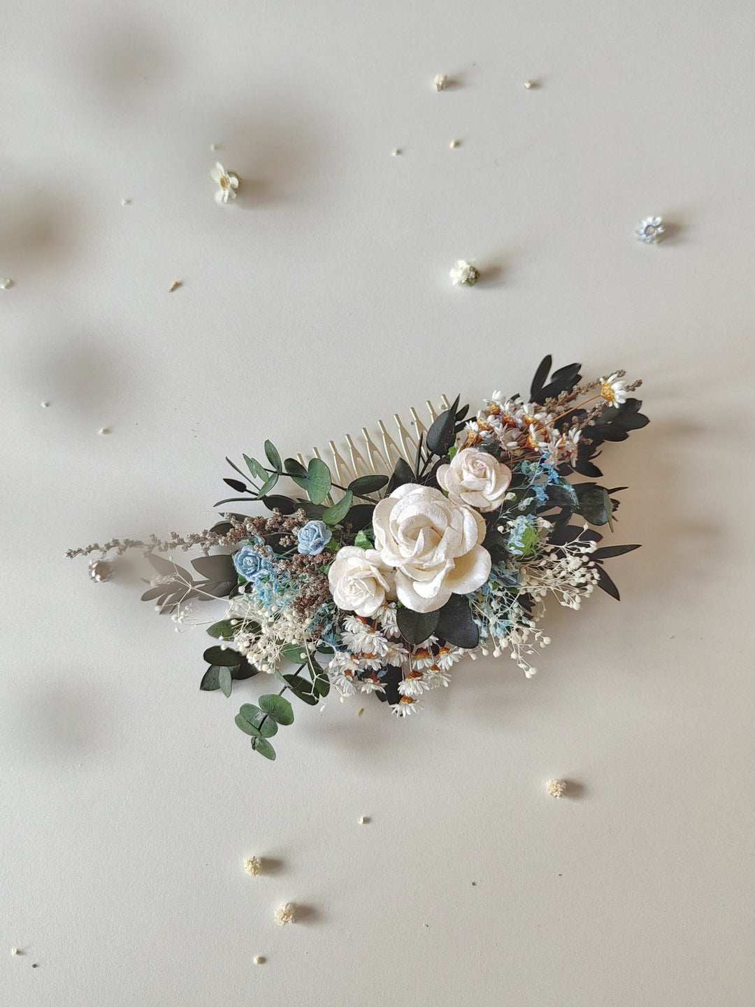 White & Blue Rose Bridal Hair Comb: Cottagecore Wedding Accessory – handmade floral hair accessory by magaela