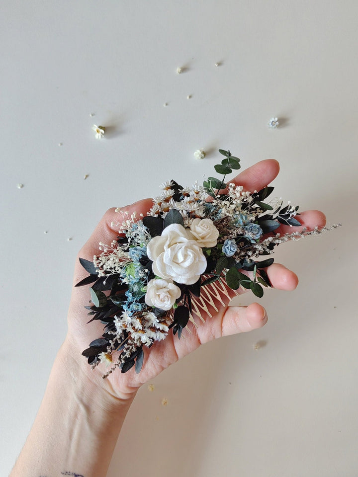 White & Blue Rose Bridal Hair Comb: Cottagecore Wedding Accessory – handmade floral hair accessory by magaela