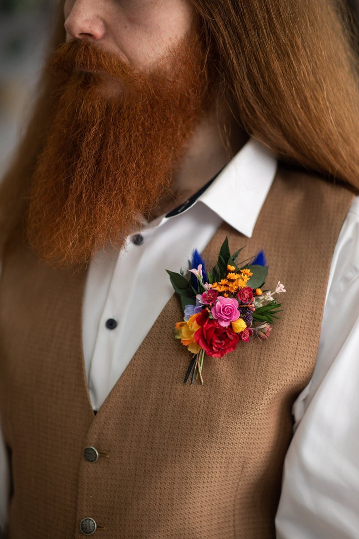 Colorful Boho Groom Boutonniere: Summer Wedding Corsage – handmade floral hair accessory by magaela