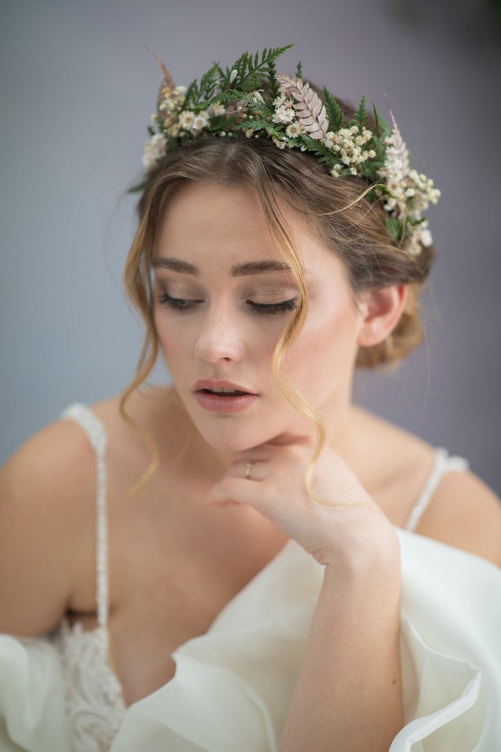Fern Bridal Crown: Woodland Wedding Headpiece with Preserved Flowers – handmade floral hair accessory by magaela