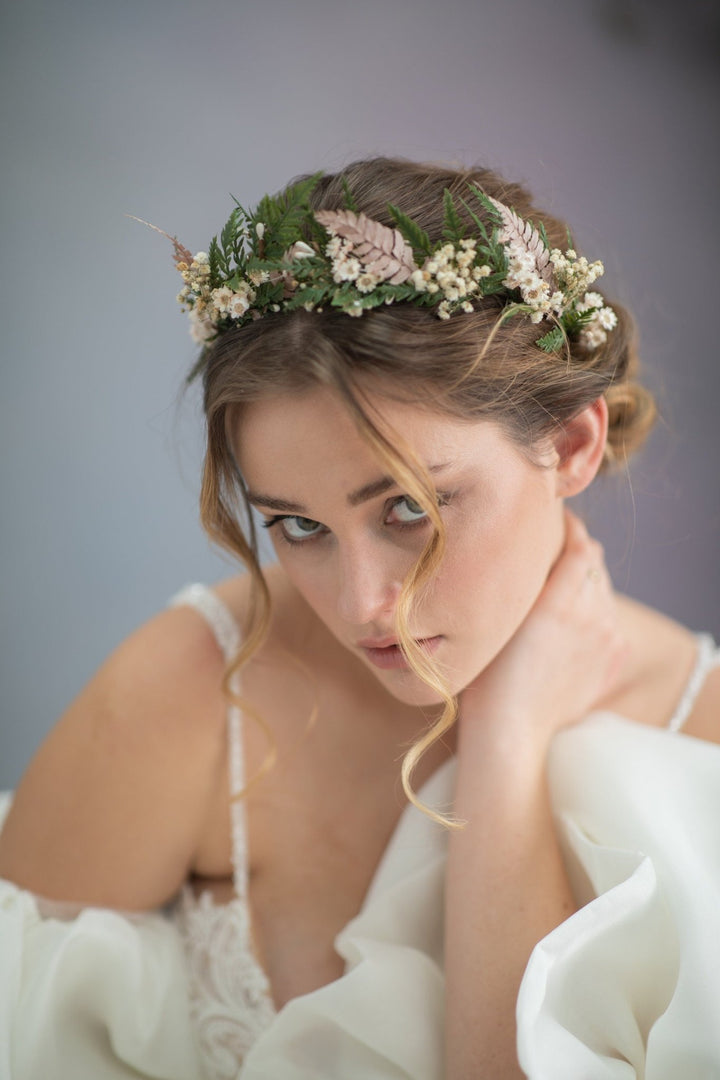 Fern Bridal Crown: Woodland Wedding Headpiece with Preserved Flowers – handmade floral hair accessory by magaela
