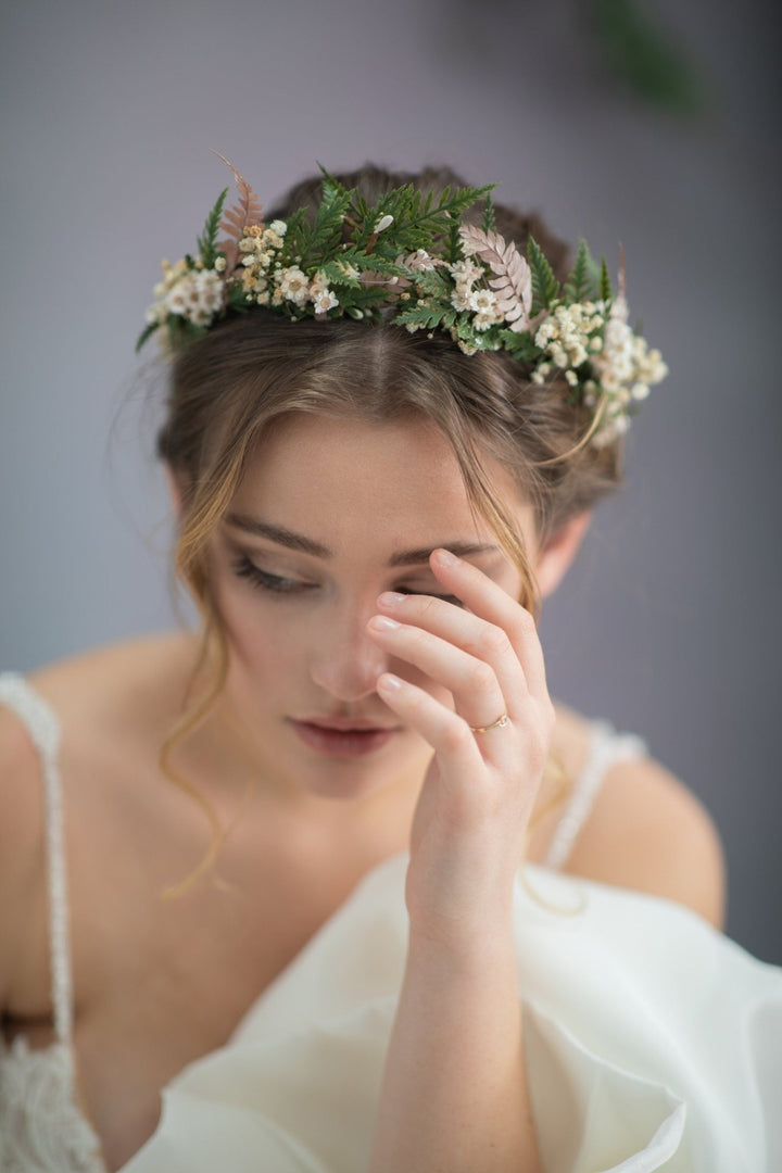 Fern Bridal Crown: Woodland Wedding Headpiece with Preserved Flowers – handmade floral hair accessory by magaela