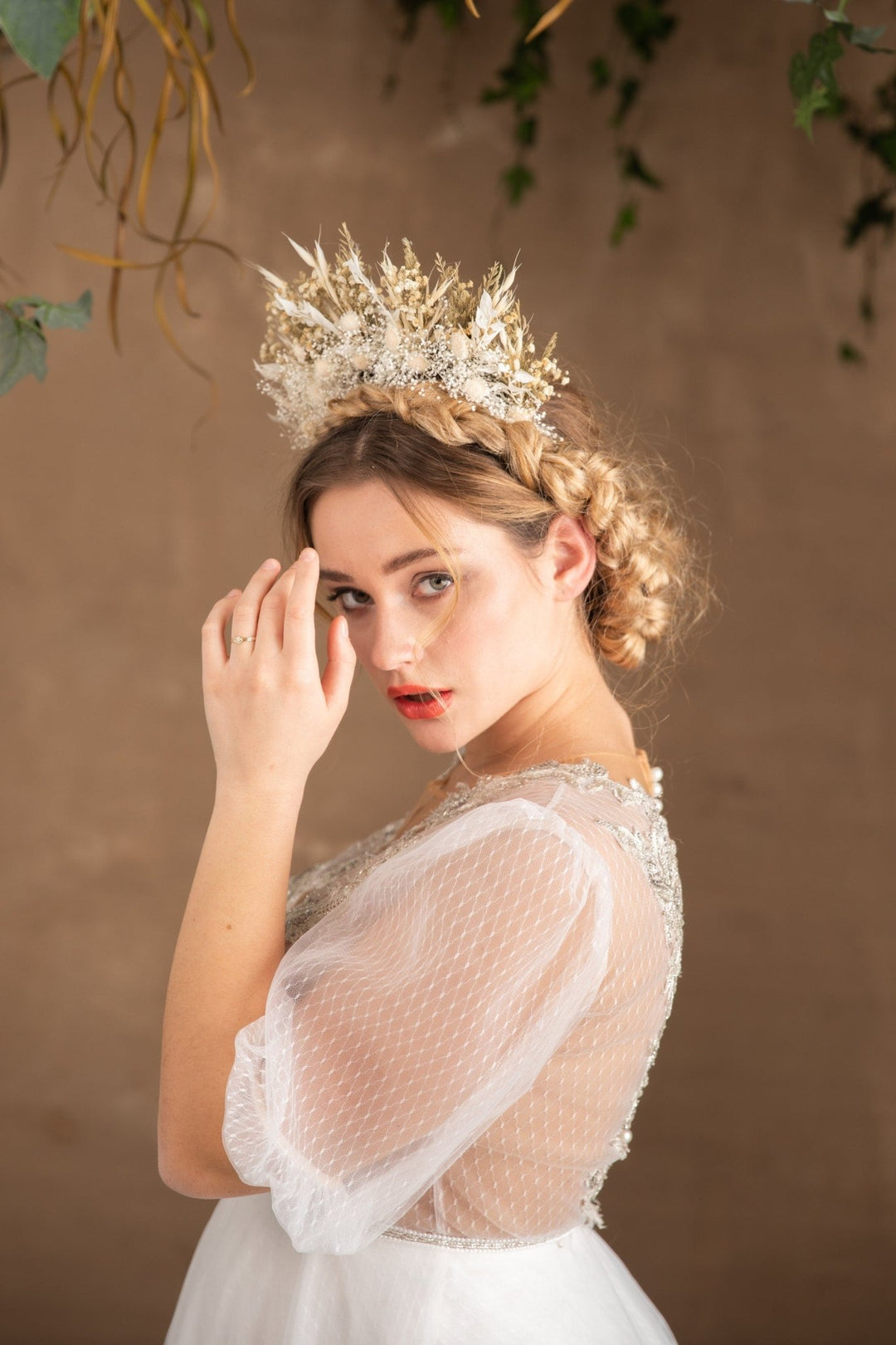 Bohemian Bridal Crown: Cream Preserved Flower Wedding Headpiece – handmade floral hair accessory by magaela