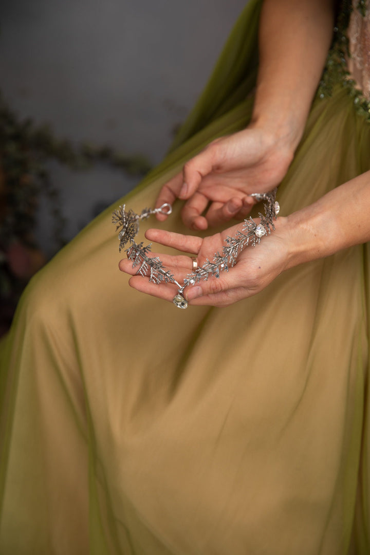 Silver Bridal Tiara: Glamour Elven Wedding Crown – handmade floral hair accessory by magaela