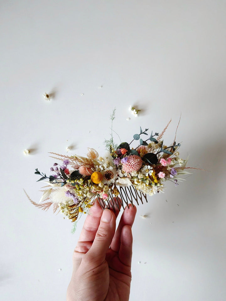 Wildflower Hair Comb: Rustic Bridal Accessory with Preserved Flowers – handmade floral hair accessory by magaela