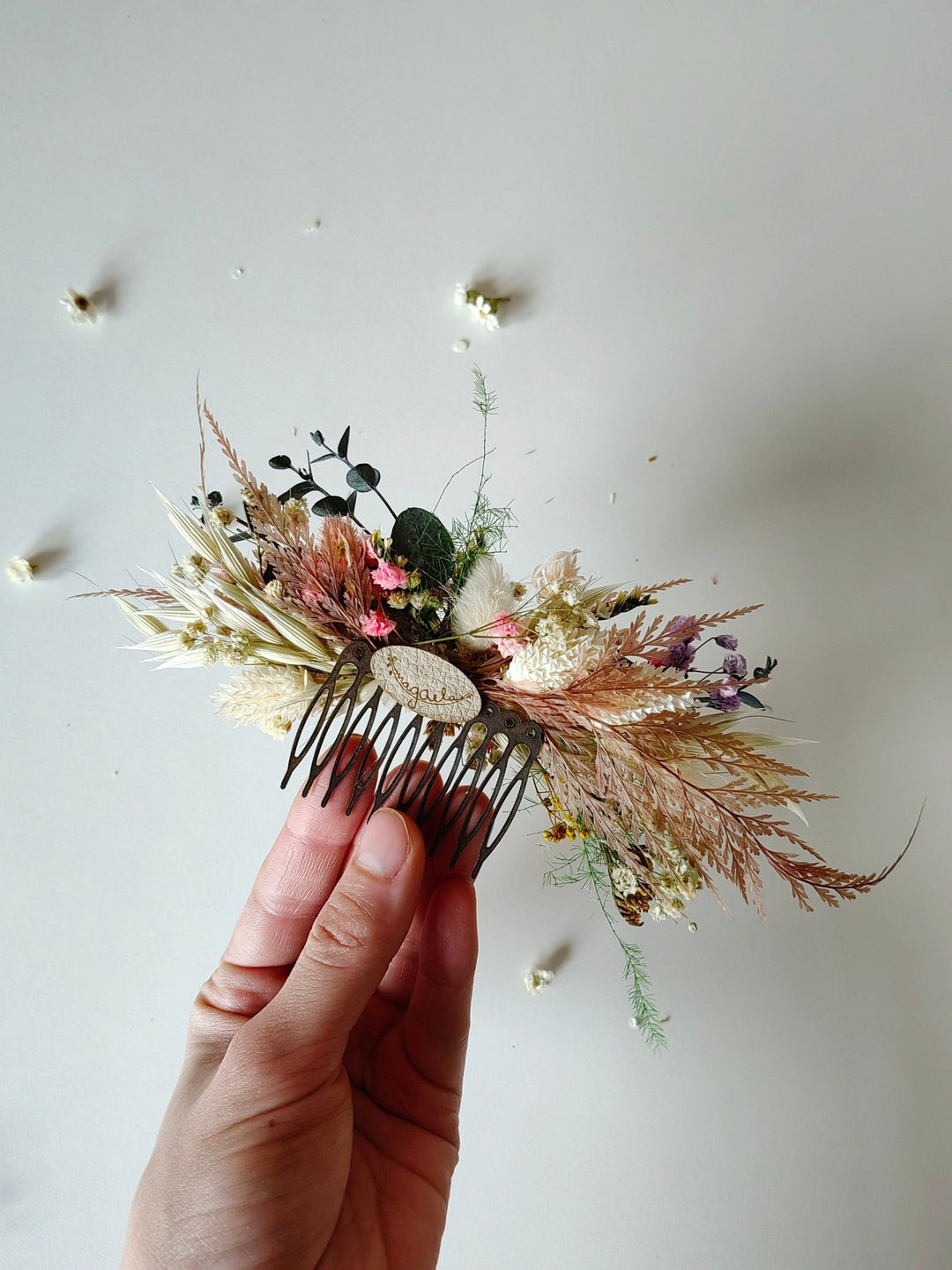 Wildflower Hair Comb: Rustic Bridal Accessory with Preserved Flowers – handmade floral hair accessory by magaela