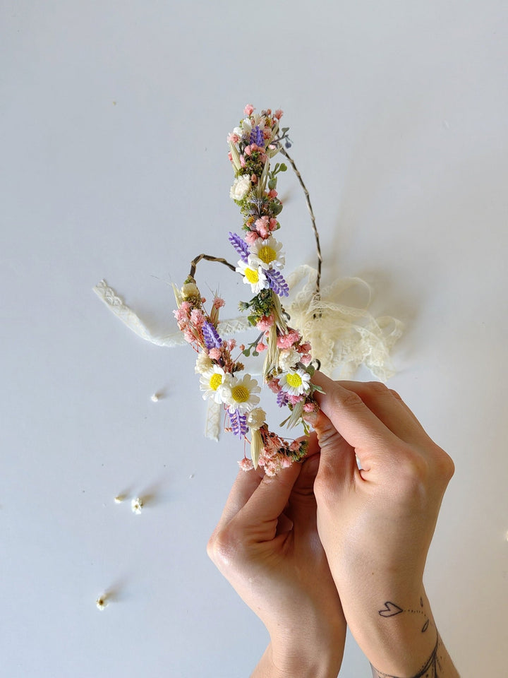 Daisy Flower Hair Wreath: Mother Daughter Matching Set – handmade floral hair accessory by magaela