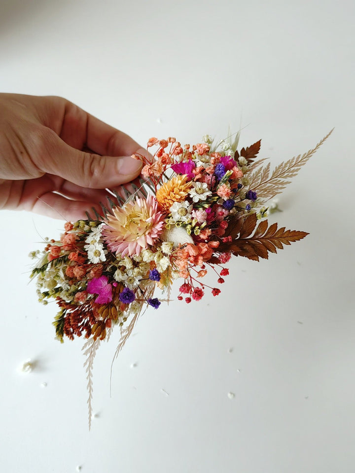 Dried Flower Hair Comb: Rustic Wedding Headpiece – handmade floral hair accessory by magaela