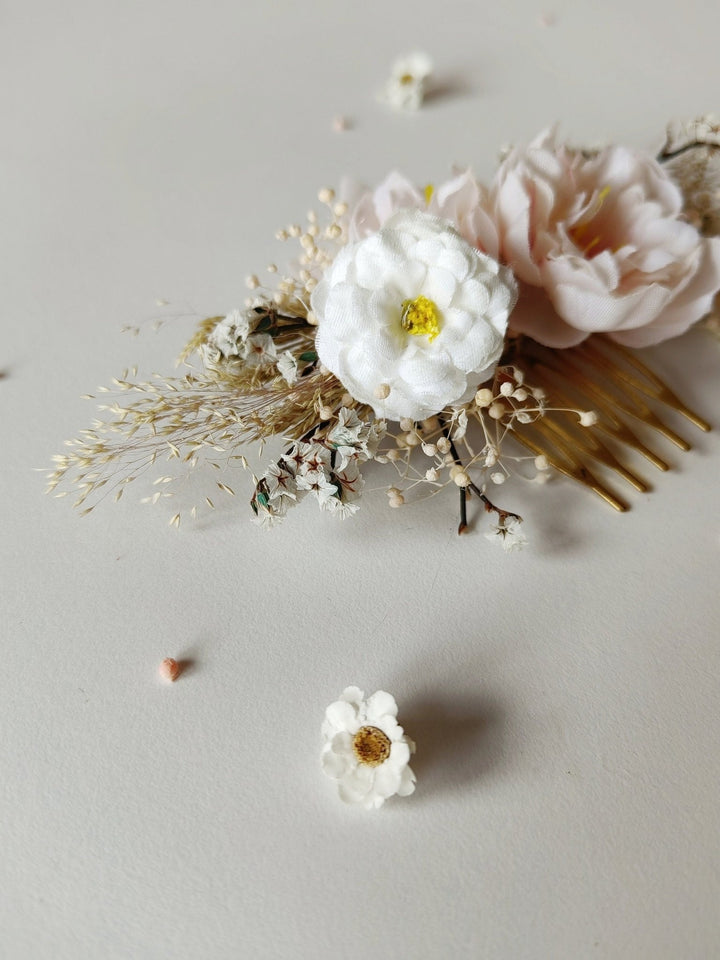 Pale Pink Flower Bridal Hair Comb: Romantic Wedding Hairstyle – handmade floral hair accessory by magaela