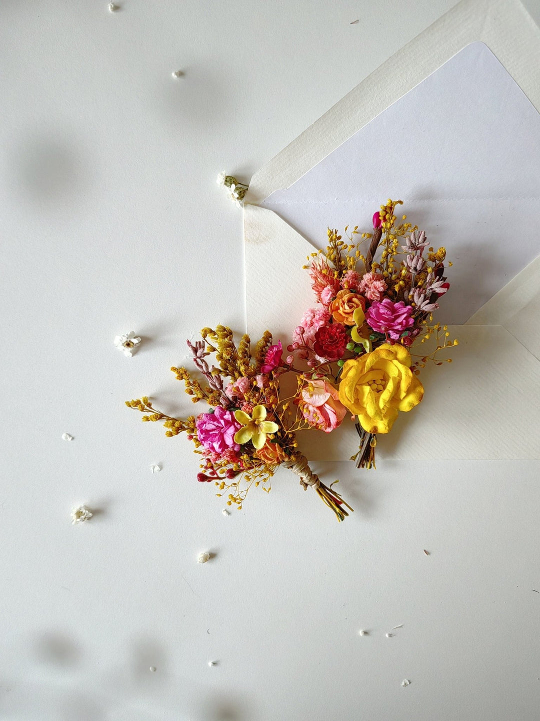 Summer Flower Bridal Set: Hair Comb, Boutonniere & Hairpins – handmade floral hair accessory by magaela