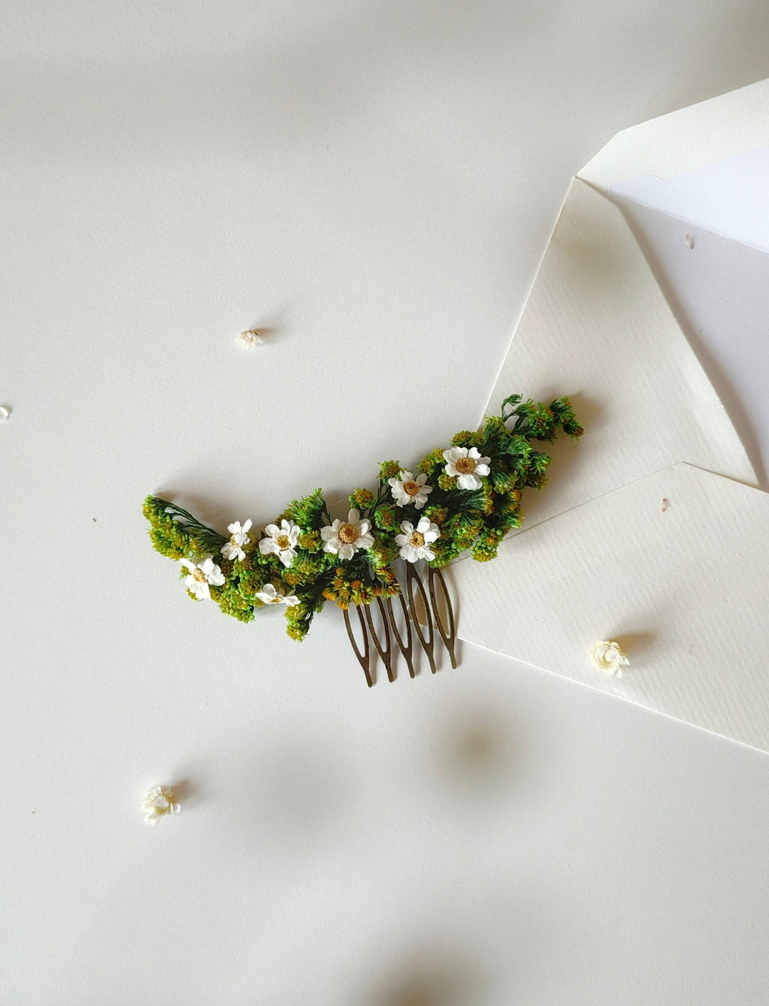 Greenery Bridal Hair Comb: Preserved Ixodia Flowers, Rustic Wedding – handmade floral hair accessory by magaela