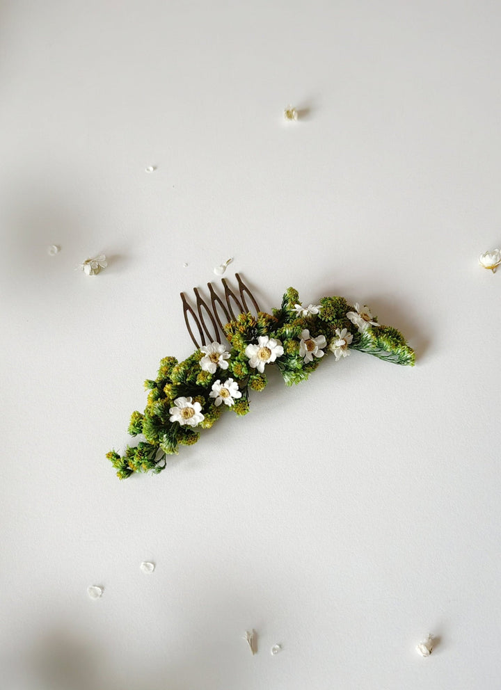 Greenery Bridal Hair Comb: Preserved Ixodia Flowers, Rustic Wedding – handmade floral hair accessory by magaela