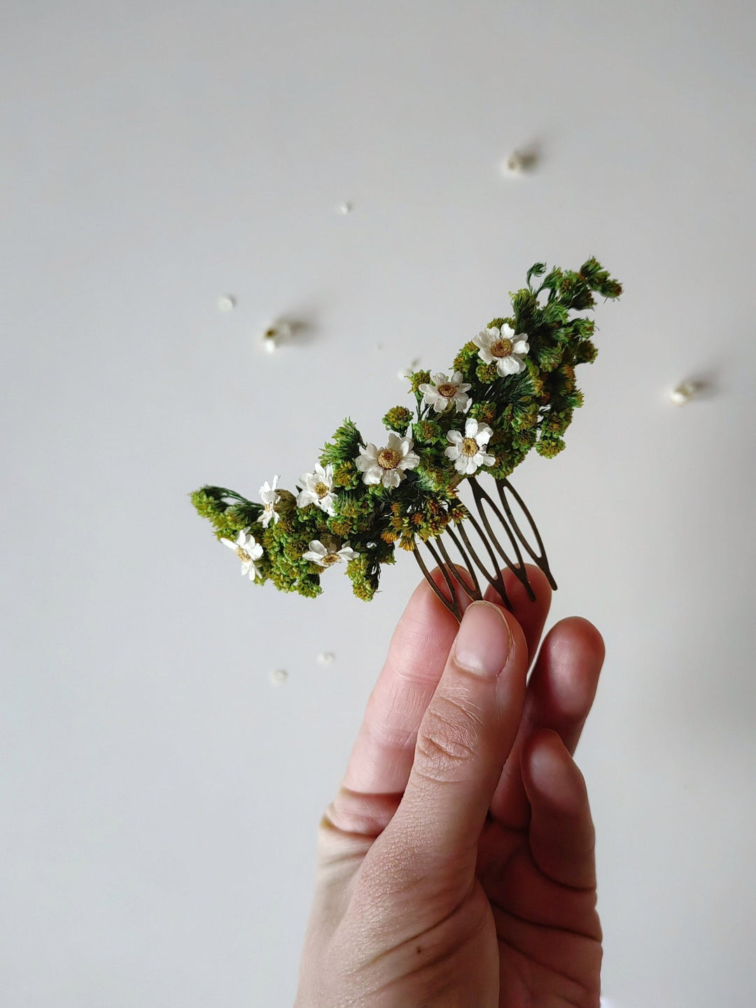 Greenery Bridal Hair Comb: Preserved Ixodia Flowers, Rustic Wedding – handmade floral hair accessory by magaela