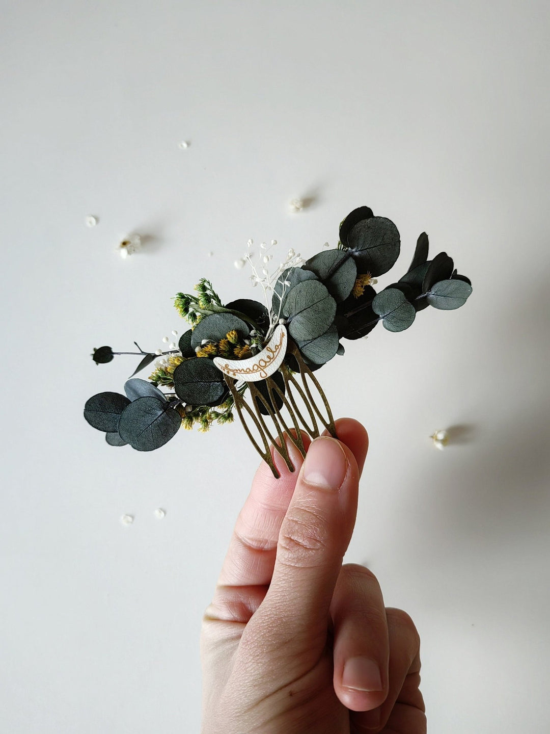 Eucalyptus Bridal Hair Comb: Preserved Flower Wedding Hairpiece – handmade floral hair accessory by magaela
