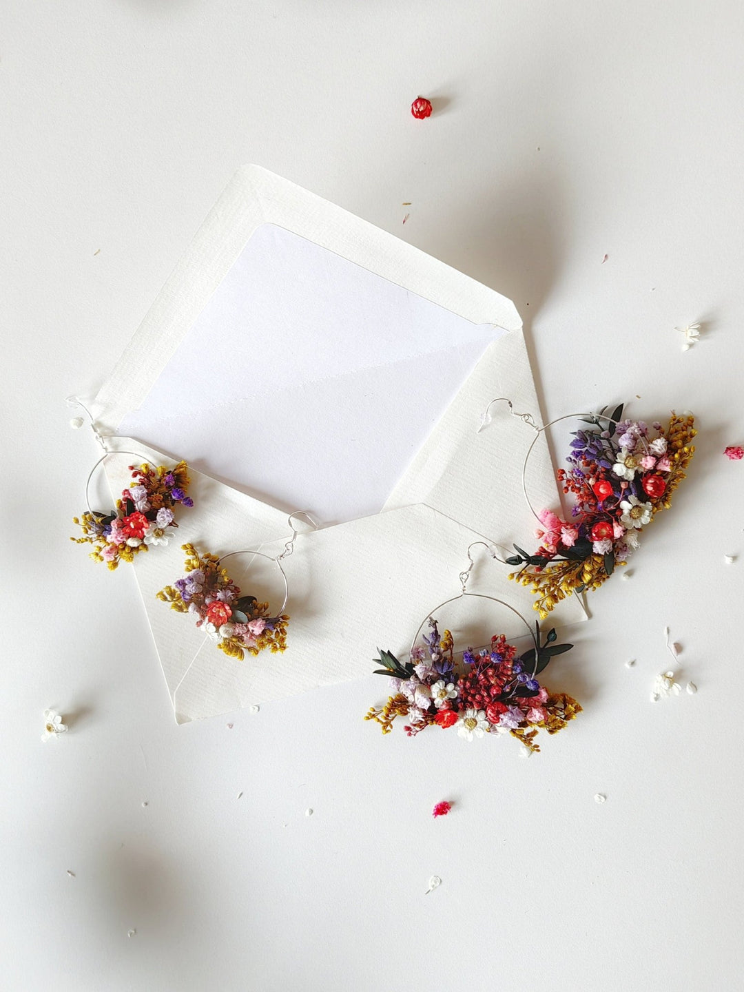 Preserved Flower Circle Earrings: Meadow Wedding Jewelry – handmade floral hair accessory by magaela