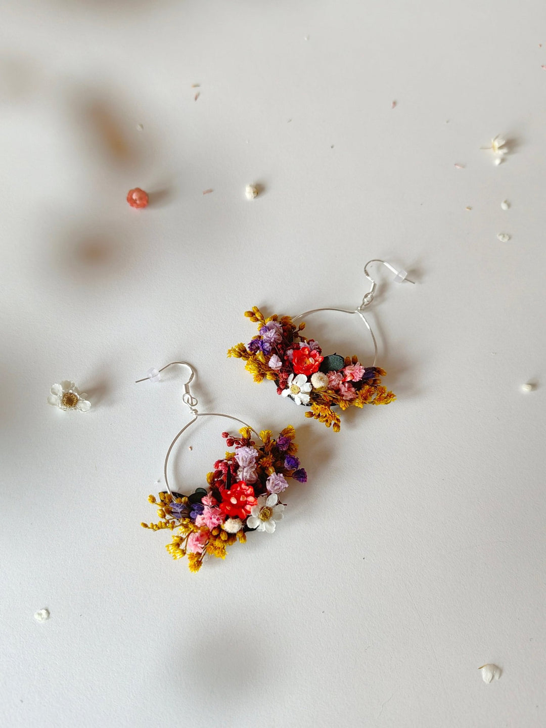 Preserved Flower Circle Earrings: Meadow Wedding Jewelry – handmade floral hair accessory by magaela