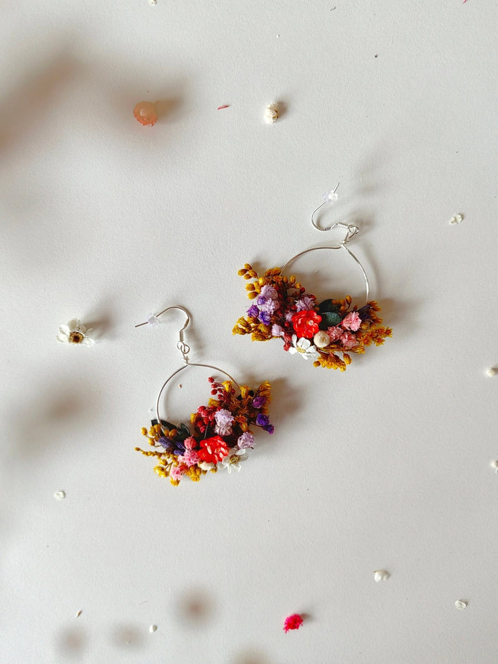 Preserved Flower Circle Earrings: Meadow Wedding Jewelry – handmade floral hair accessory by magaela