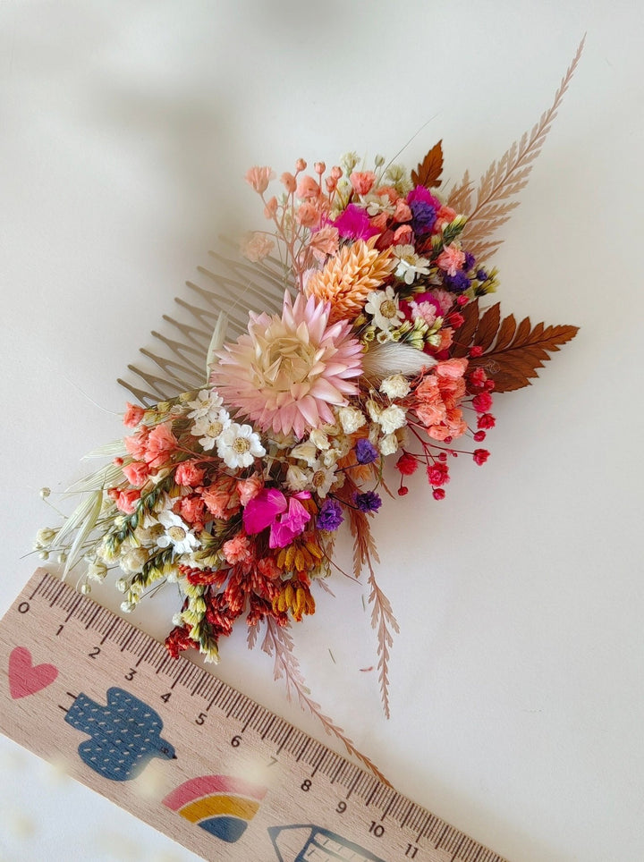 Dried Flower Hair Comb: Rustic Wedding Headpiece – handmade floral hair accessory by magaela